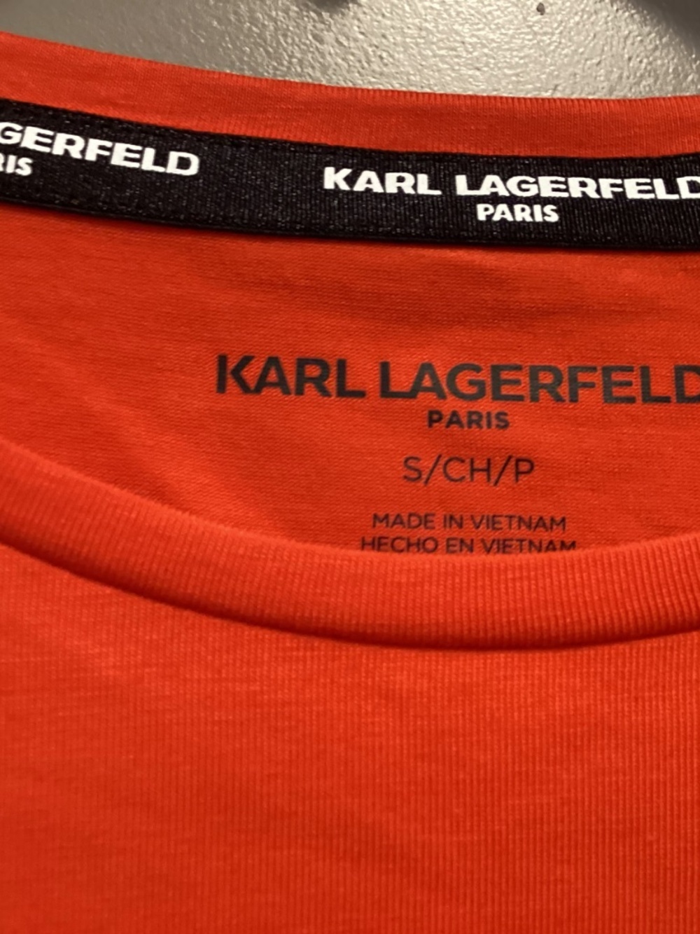 Karl Lagerfeld T-Shirt Women's, Apple Color Paris Logo Rhinestone, size S - Picture 4 of 8